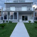 Guest house Luxury House 4*