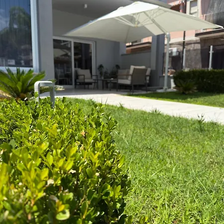 Luxury House Гостевой дом 4*
