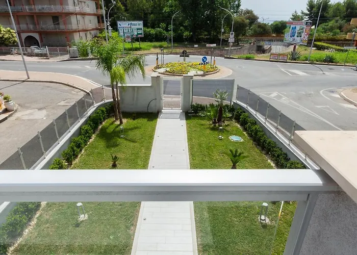 Luxury House בית הארחה