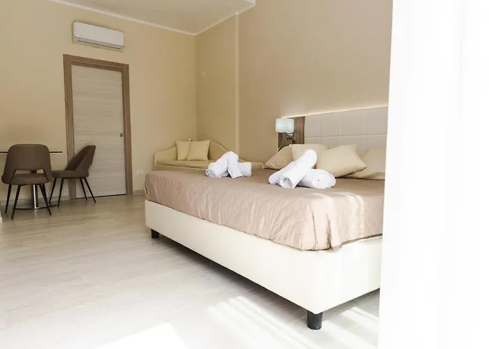 Luxury House בית הארחה