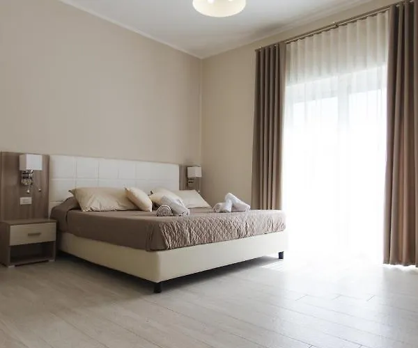 Luxury House 4* 维拉皮亚纳