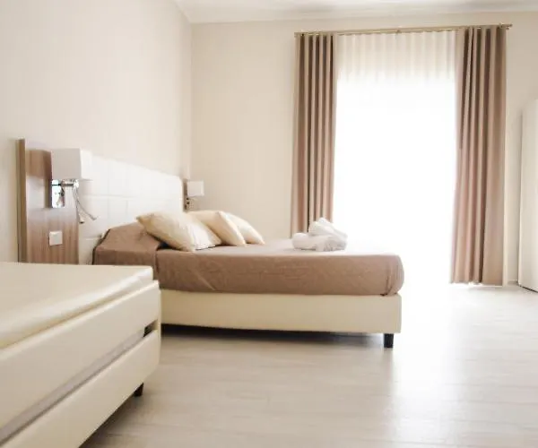 Luxury House 招待所 4*