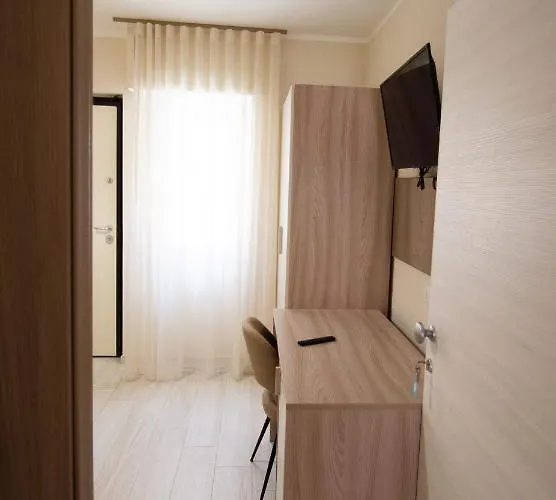 Luxury House 维拉皮亚纳