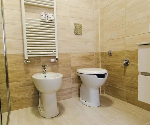 Luxury House 招待所 维拉皮亚纳