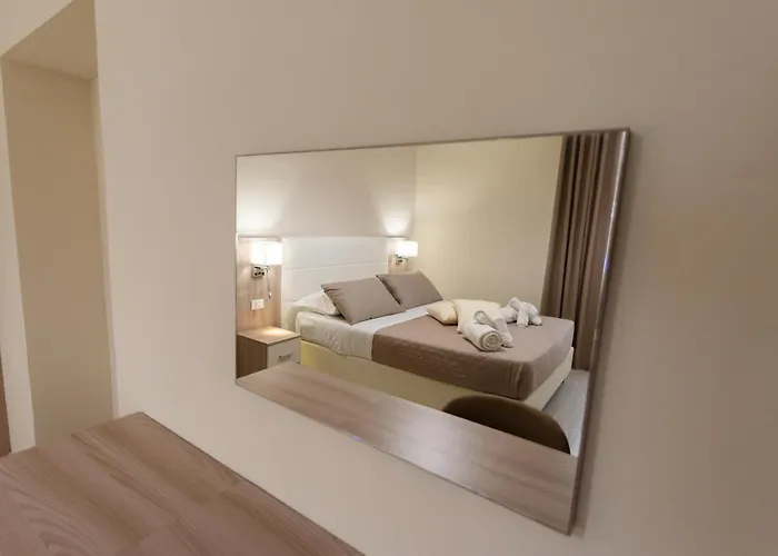 Luxury House בית הארחה 4*